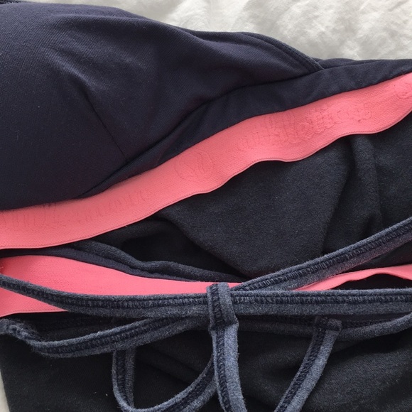 Lululemon Satya tank size 6 - Picture 5 of 6